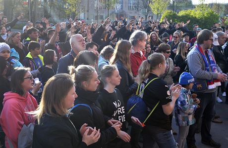 Pamtku Frantika Rajtorala, kter spchal sebevradu, uctili v Plzni fanouci...