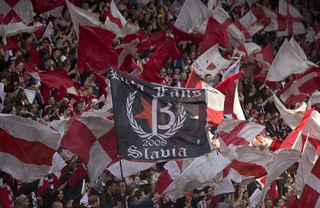 Utkn 26. kola prvn fotbalov ligy SK Slavia Praha - FK Jablonec. Fanouci...