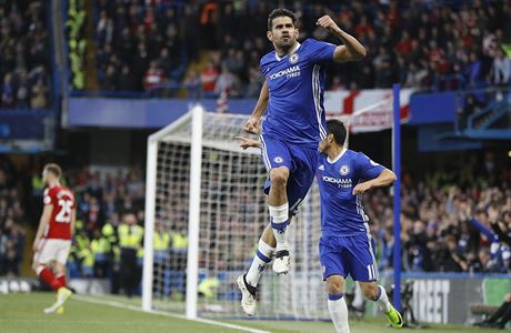 Útoník Chelsea Diego Costa slaví jeden z gól v síti Middlesbrough.