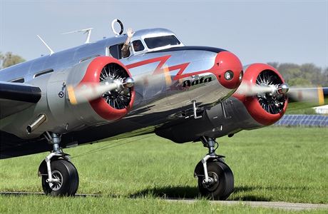 Do Otrokovic na Zlnsku piletl 1. kvtna historick letoun Lockheed Electra...