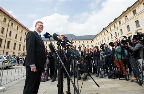 éf lidovc Pavel Blobrádek po setkání s prezidentem odpovídá na dotazy...