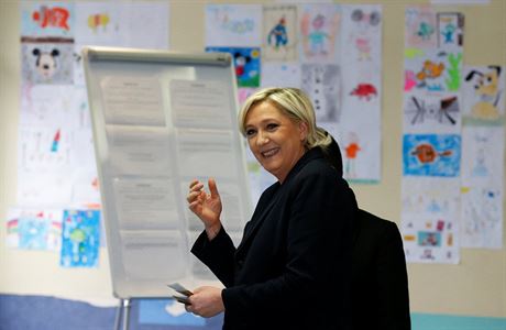 Marine Le Pen ve volebn mstnosti bhem druhho kola prezidentskch voleb.