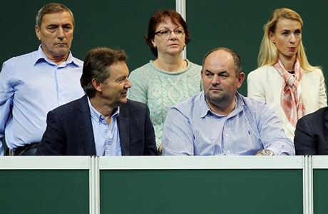 Roman Berbr, Miroslav Pelta a rodie Petry Kvitové na zápase Fed Cupu.