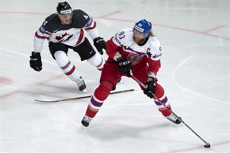 MS v hokeji 2017 - R vs. Kanada: zleva Tyson Barrie a Jakub Voráek.