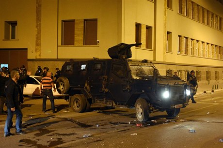 Policie zasahuje po násilí v Makedonii.
