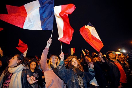 Podporovatelé nového francouzského prezidenta Emmanuela Macrona.