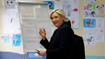 Marine Le Pen ve volebn mstnosti bhem druhho kola prezidentskch voleb.