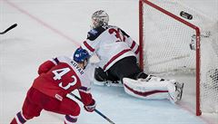 MS v hokeji 2017 - ČR vs. Kanada: Jan Kovář před kanadským brankářem. | na serveru Lidovky.cz | aktuální zprávy