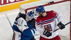 MS v hokeji 2017, Finsko vs. esko: Roman Horák, a finský branká Joonas...