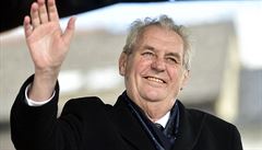 Zeman me s krlovnou eit historii i terorismus. Mohl by j i pozvat do ech