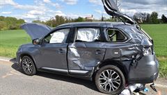 Nabourané auto z nehody na Mlnicku.