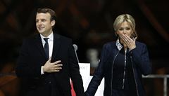 Nově zvolený francouzský prezident E. Macron se svou ženou. | na serveru Lidovky.cz | aktuální zprávy