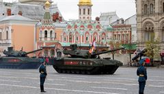 Vojensk pehldka v Moskv. Armda kvli poas zruila leteckou st