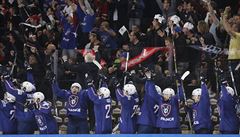 Radost francouzské stídaky z gólu....