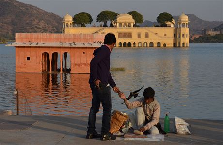 Lake Palace - Jaipur. Rdastn je jednm z nejzajmavjch a kulturn...