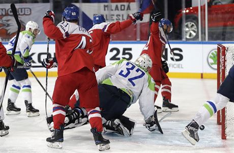MS v hokeji 2017, esko vs. Slovinsko: etí hokejisté slaví první gól.