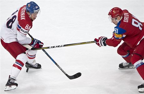 MS v hokeji 2017, Rusko vs. esko: David Pastrk a Dmitrij Orlov z Ruska.