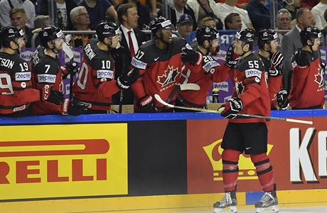 MS v hokeji 2017, Kanada vs. Nmecko: Mark Scheifele oslavuje s kanadskou...
