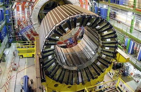 LHC se specializuje na prozkoumání nepatrných rozdíl mezi hmotou a antihmotou