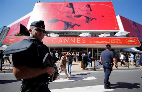 70. roník festivalu v Cannes hlídají protiteroristické jednotky i odstelovai.