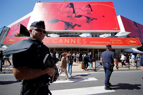 70. roník festivalu v Cannes hlídají protiteroristické jednotky i odstelovai.