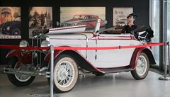 Galerie Tan�ící d�m otev�ela rozsáhlou tematickou expozici s názvem 13 komnat...