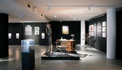 První patro Tan�ícího domu pat�í um�ní a zahrnuje témata jako jsou výtvarné...