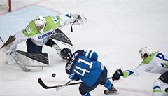 MS v hokeji 2017, Finsko vs. Slovinsko: slovinský branká Gaper Kroelj...