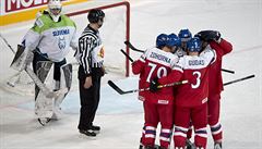 MS v hokeji 2017, esko vs. Slovinsko: etí hrái se radují ze tetího gólu.