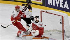 MS v hokeji 2017, Nmecko vs. Dánsko: Brooks Macek prosteluje dánského...
