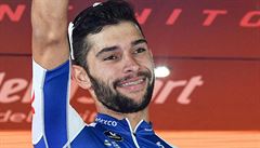 Kolumbijec Fernando Gaviria slaví vítězství ve 12. etapě Giro d’Italia.