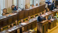 Sněmovna: Babiš opakovaně veřejně lhal, Zeman by měl dodržovat ústavu