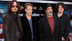 lenové skupiny Soundgarden pohromad (zleva): Chris Cornell, Matt Cameron, Kim...