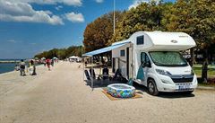 Český karavan parkující na promenádě naštval obyvatele Zadaru