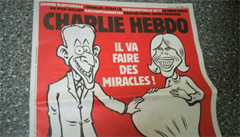 ‚Bude dělat zázraky.‘ Charlie Hebdo pohoršil sexistickým vtipem na účet Macronovy ženy