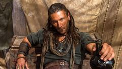 Zach McGowan jako pirát Charles Vane v seriálu Black Sails.