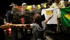 Brazilské protesty proti prezidentovi obviněného z korupce.