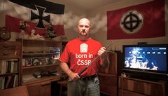 Klusák natáčí dokument o českém neonacistovi. O režiséra se zajímá policie