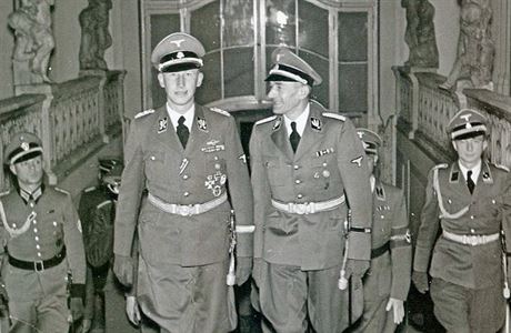 sk protektor Reinhard Heydrich (vlevo) a sttn tajemnk skho...