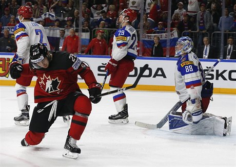 MS v hokeji 2017, semifinále Kanada vs. Rusko: MacKinnon slaví.