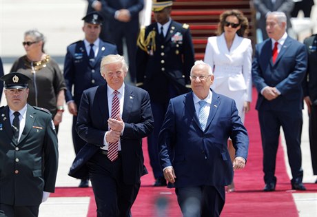 Americký prezident Donald Trump s izraelským prezidentem Reuvenem Rivlinem po...