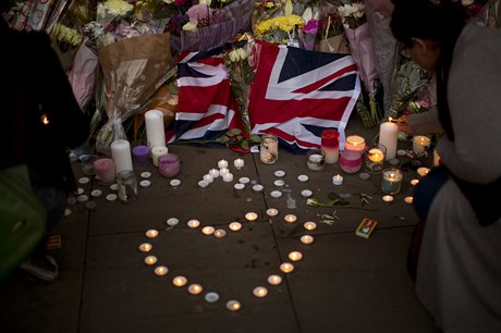 Vzpomínka na obti teroristického útoku v Manchesteru.