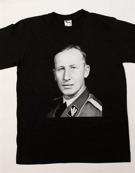 Tričko s Reinhardem Heydrichem z knihkupectví Naše vojsko