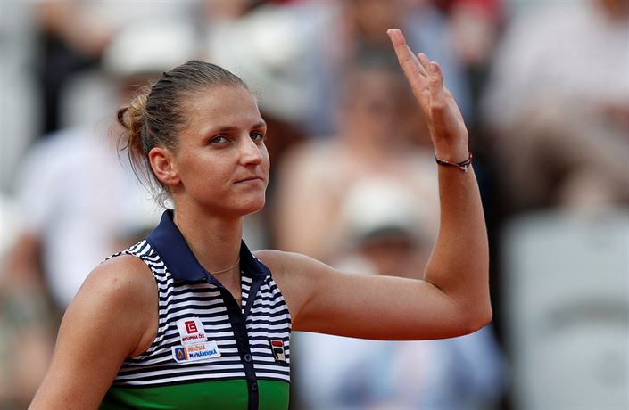 Karolína Plí�ková se raduje z postupu do 2. kola French Open.