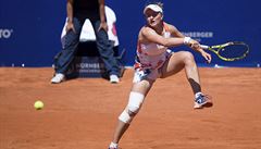 Barbora Krejíková v souboji s Kiki Bertensovou ve finále turnaje v Norimberku.