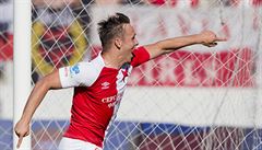 30. kolo první fotbalové ligy - Slavia vs. Brno: Stanislav Tecl ze Slavie se...