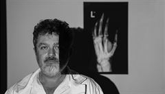 V televizním dokumentárním seriálu Doktoi zaujal svým empatickým pístupem k...