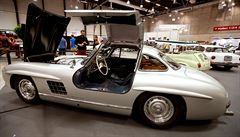 Mercedes-Benz 300 SL "Gullwing" z roku 1955.