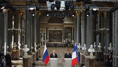 Emmanuel Macron jednal s Vladimirem Putinem.