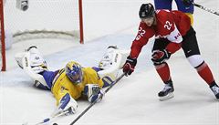 Henrik Lundqvist odvrací jeden z kanadských pokus